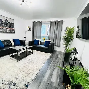  Apartment Lush Gated Bay Flat With Fastwifi And Parking